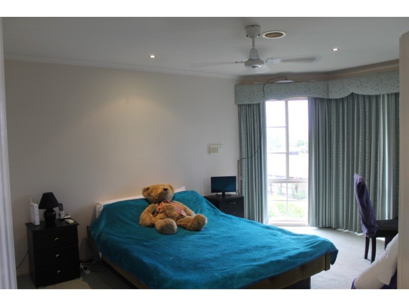 77 Rollinghills Road, Chirnside Park VIC 3116