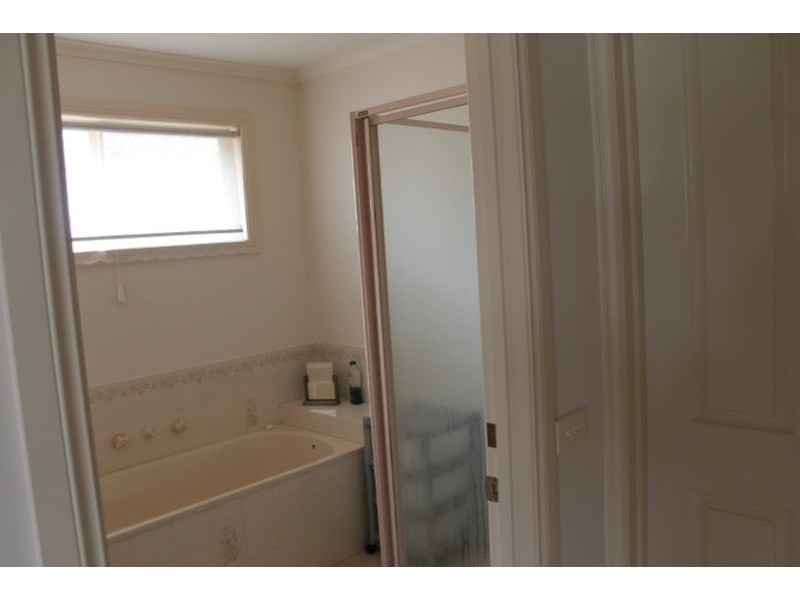 77 Rollinghills Road, Chirnside Park VIC 3116