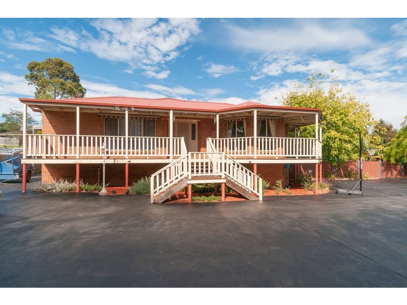 25 Prospect Road, Wandin North VIC 3139