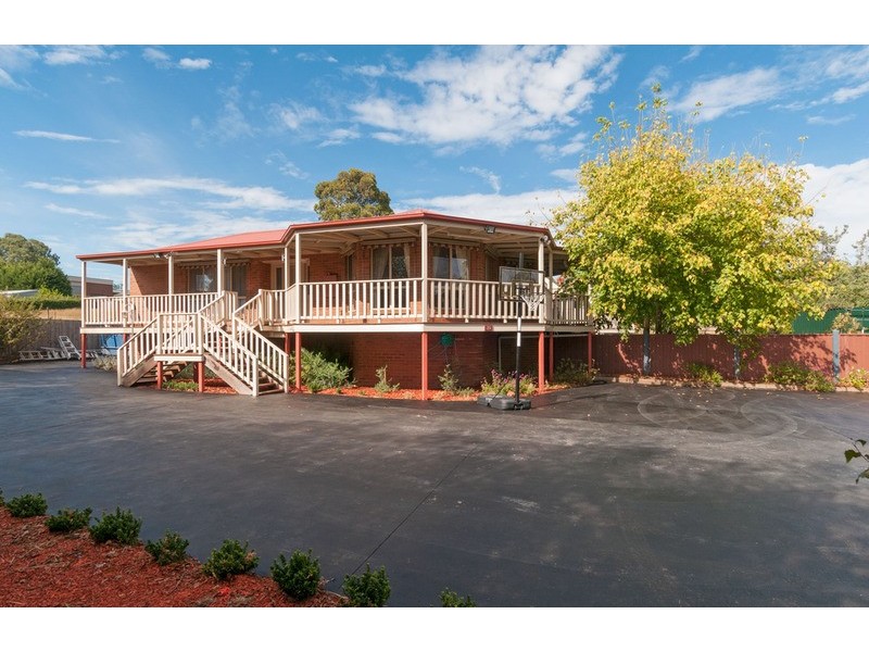 25 Prospect Road, Wandin North VIC 3139
