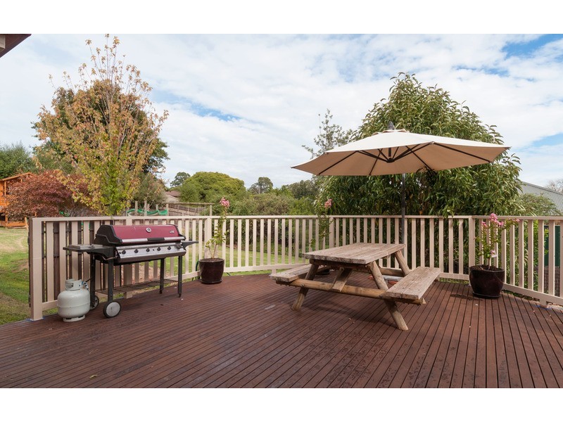 25 Prospect Road, Wandin North VIC 3139