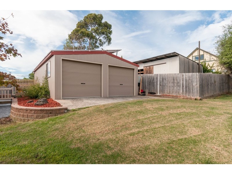 25 Prospect Road, Wandin North VIC 3139