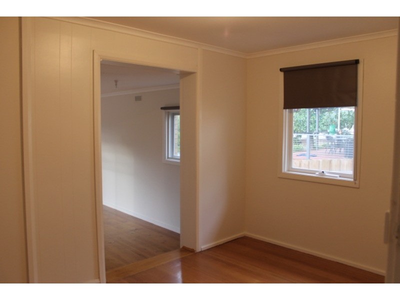 9 Sheldon Avenue, Mooroolbark VIC 3138