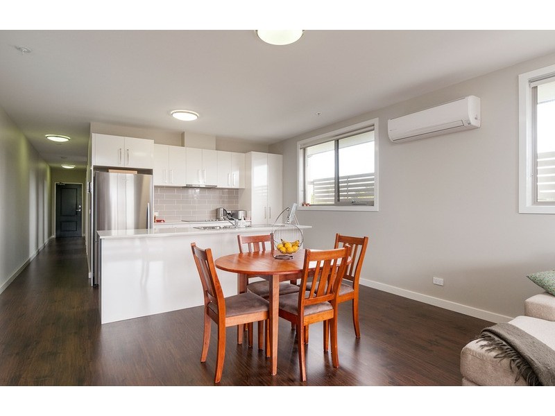 7/14 Landale Avenue, Croydon VIC 3136