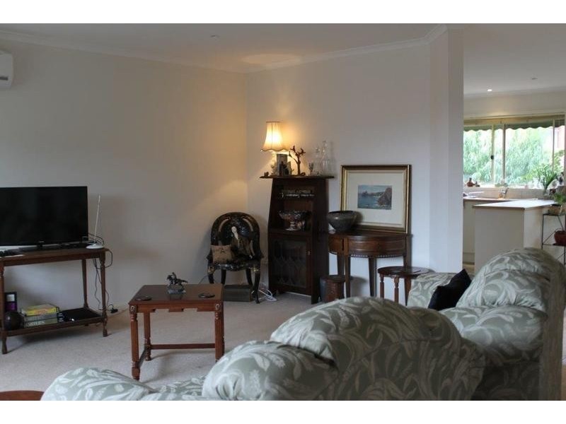 2/12 Edward Road, Chirnside Park VIC 3116