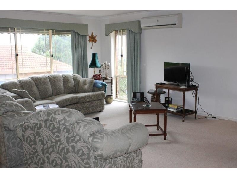 2/12 Edward Road, Chirnside Park VIC 3116