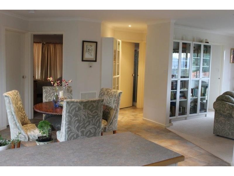 2/12 Edward Road, Chirnside Park VIC 3116