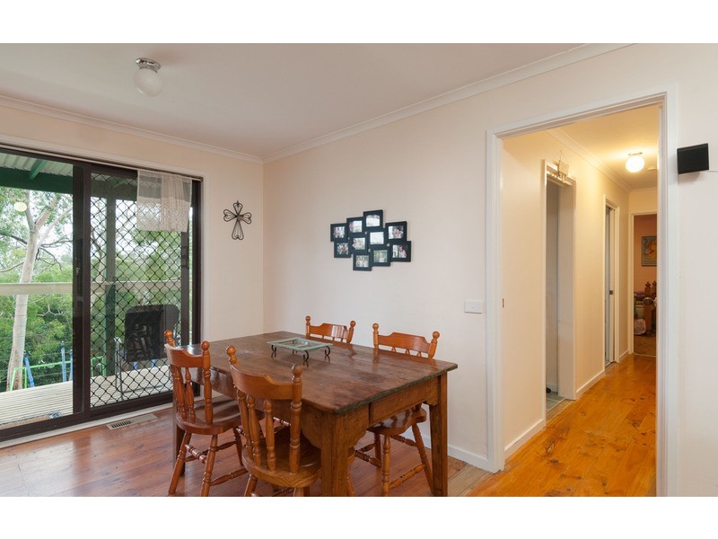 13 Weymar Crescent, Wandin North VIC 3139