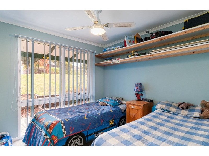 13 Weymar Crescent, Wandin North VIC 3139