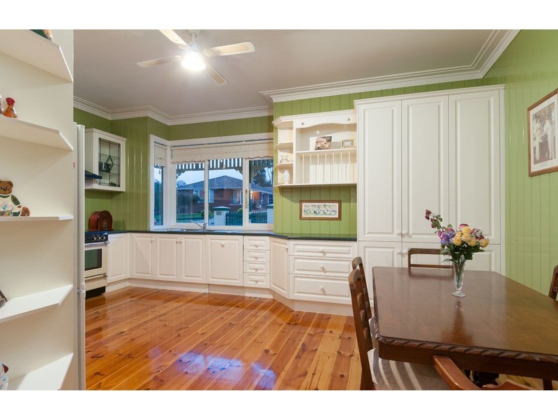 8 Baker  Street, Lilydale VIC 3140