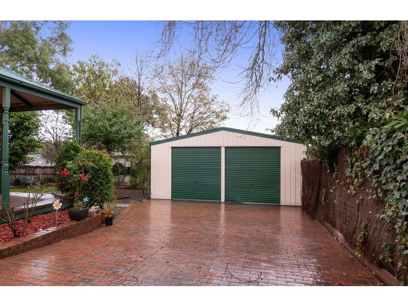 8 Baker  Street, Lilydale VIC 3140