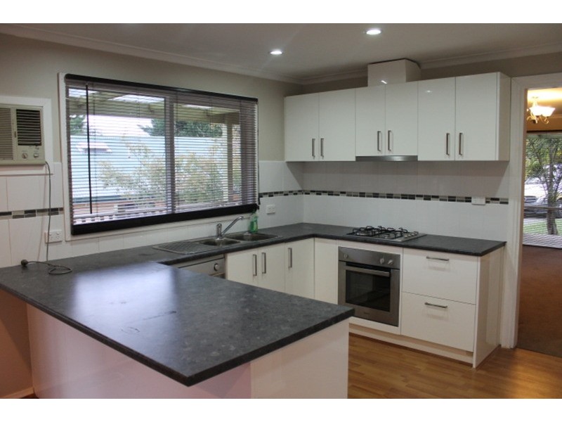 10 Belair Close, Seville VIC 3139