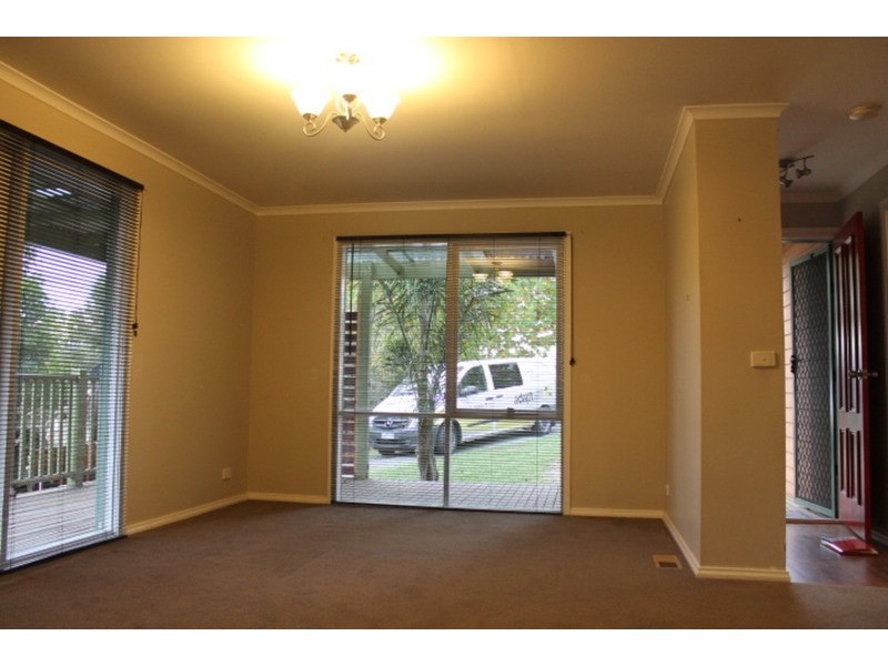 10 Belair Close, Seville VIC 3139