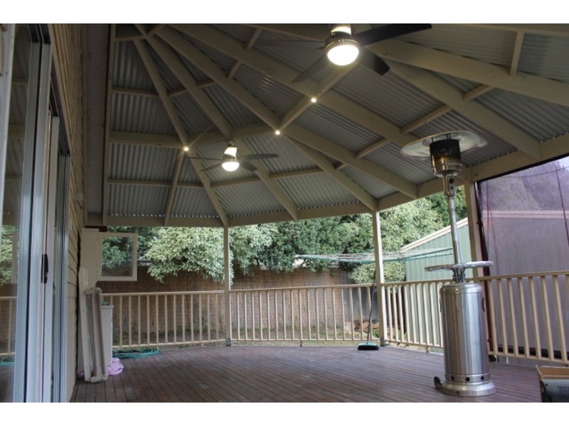 10 Belair Close, Seville VIC 3139