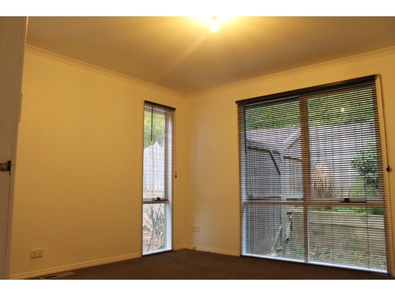 10 Belair Close, Seville VIC 3139