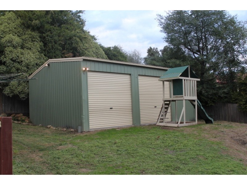 10 Belair Close, Seville VIC 3139