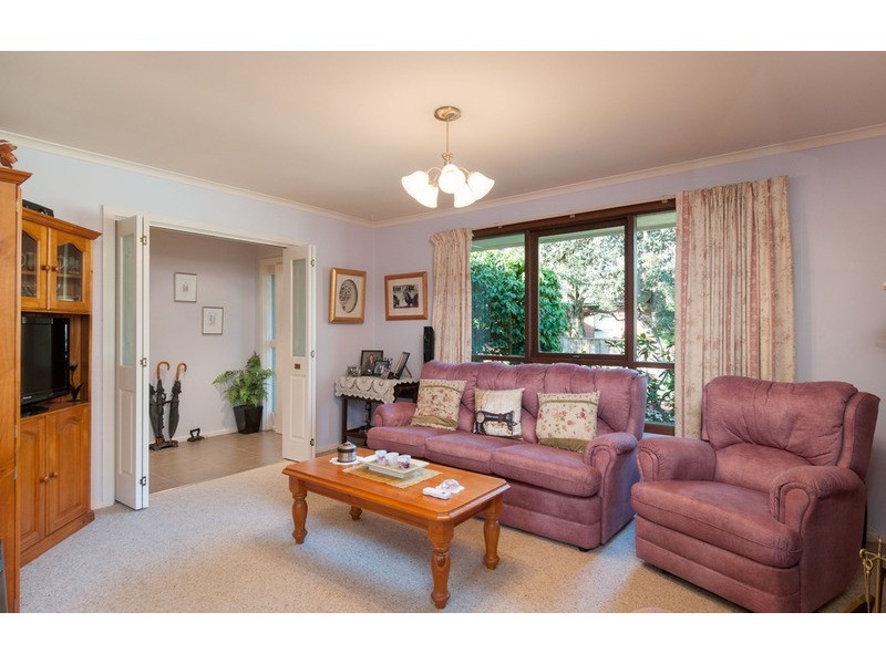 10 Hansford  Close, Kilsyth VIC 3137