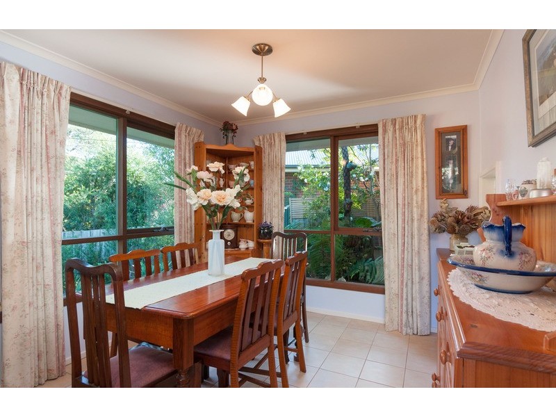 10 Hansford  Close, Kilsyth VIC 3137