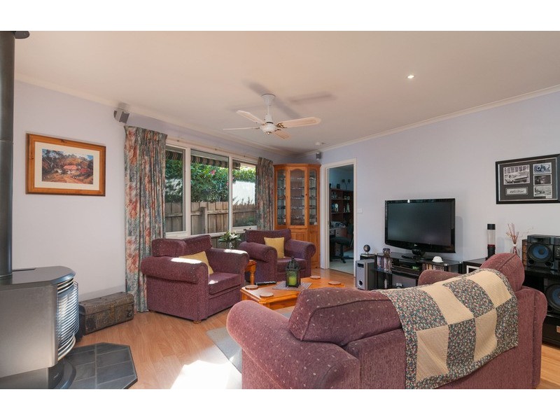 10 Hansford  Close, Kilsyth VIC 3137