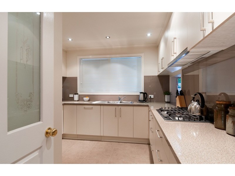 10 Hansford  Close, Kilsyth VIC 3137