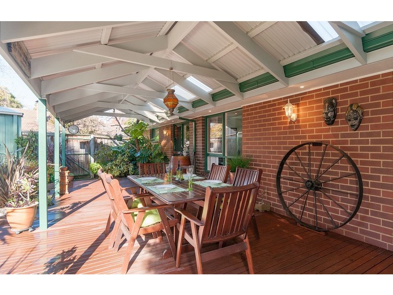 10 Hansford  Close, Kilsyth VIC 3137