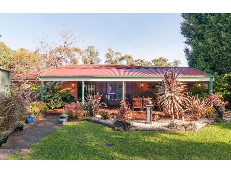 10 Hansford  Close, Kilsyth VIC 3137