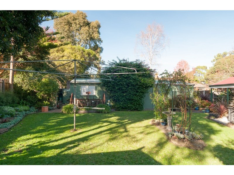 10 Hansford  Close, Kilsyth VIC 3137