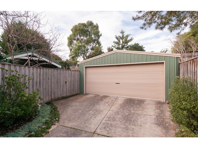 10 Hansford  Close, Kilsyth VIC 3137