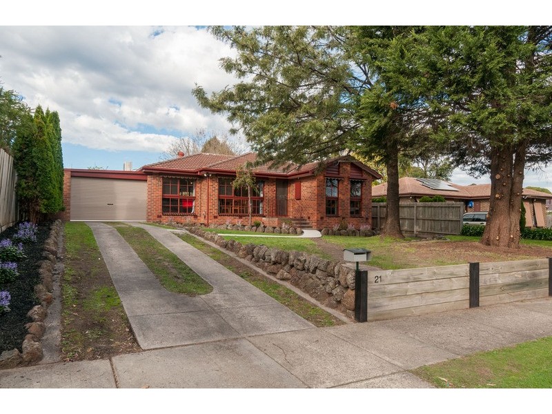 21 Falconer Crescent, Bayswater North VIC 3153