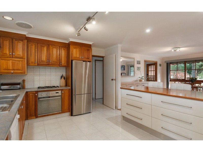 21 Falconer Crescent, Bayswater North VIC 3153