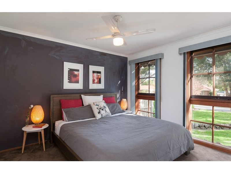 21 Falconer Crescent, Bayswater North VIC 3153