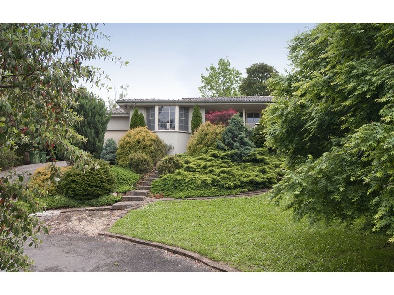 27 Cobden Crescent, Lilydale VIC 3140