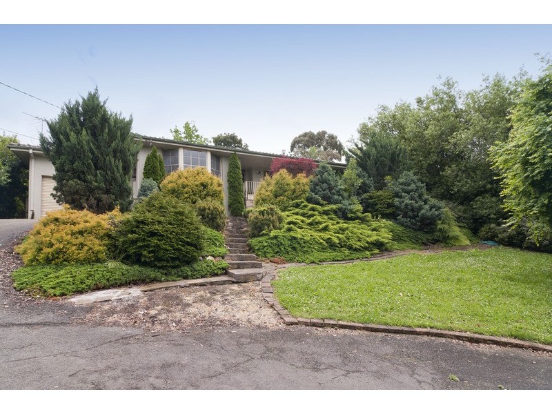 27 Cobden Crescent, Lilydale VIC 3140
