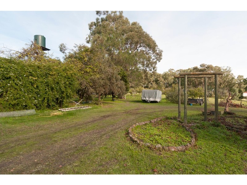 1860 Warburton Highway, Launching Place VIC 3139
