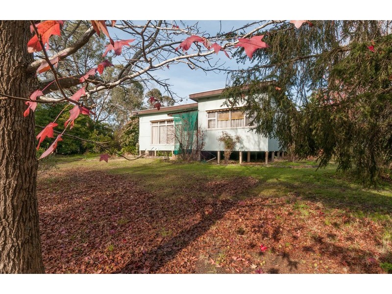 1860 Warburton Highway, Launching Place VIC 3139