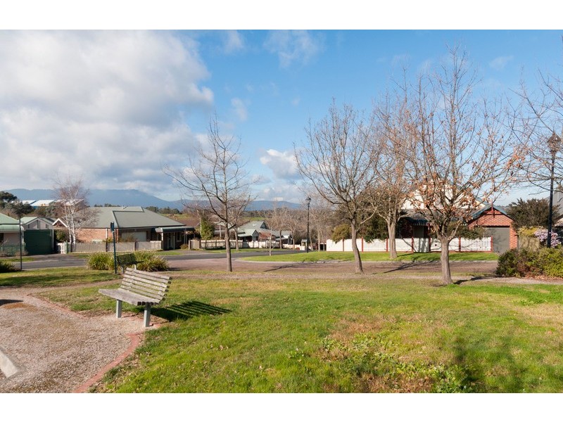 3 Vincent  Mews, Chirnside Park VIC 3116