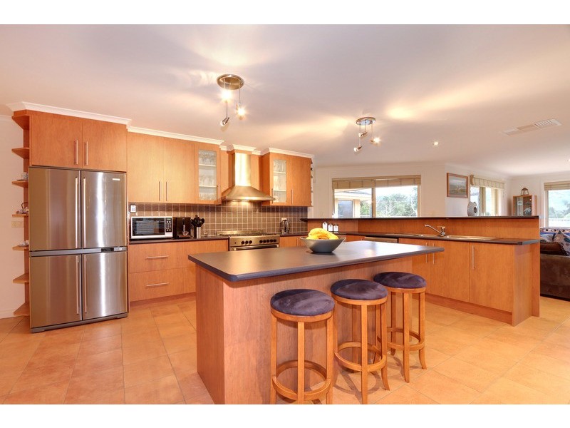 16 Semillon Court, Yarra Glen VIC 3775