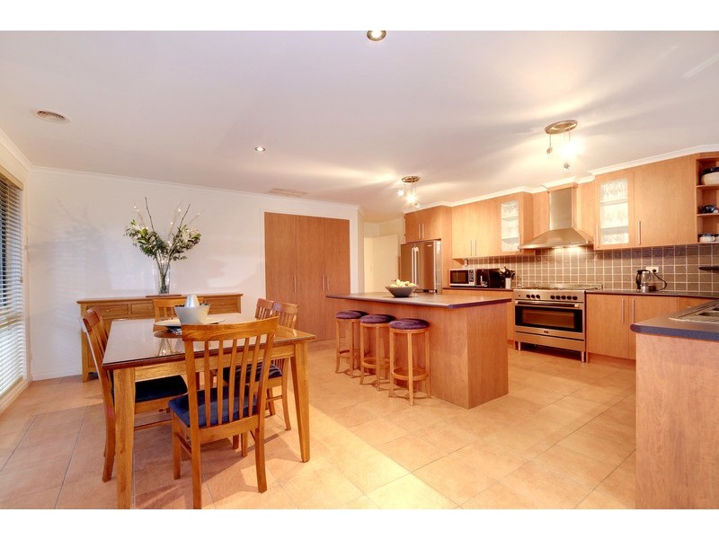 16 Semillon Court, Yarra Glen VIC 3775