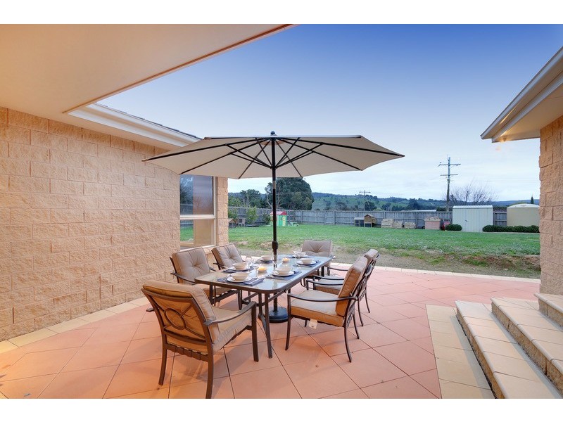 16 Semillon Court, Yarra Glen VIC 3775