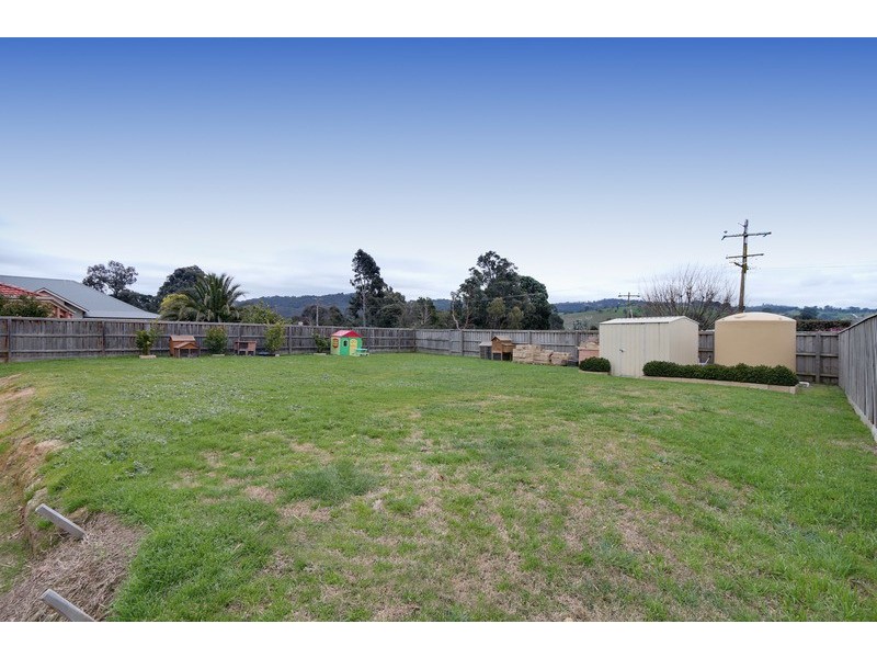 16 Semillon Court, Yarra Glen VIC 3775