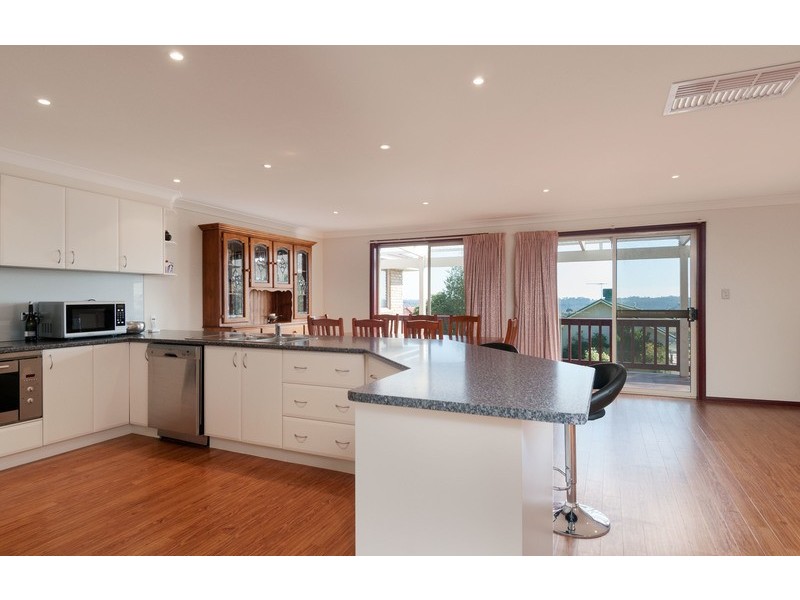 52 Kirkford Drive, Mooroolbark VIC 3138