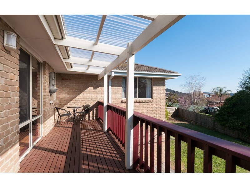 52 Kirkford Drive, Mooroolbark VIC 3138