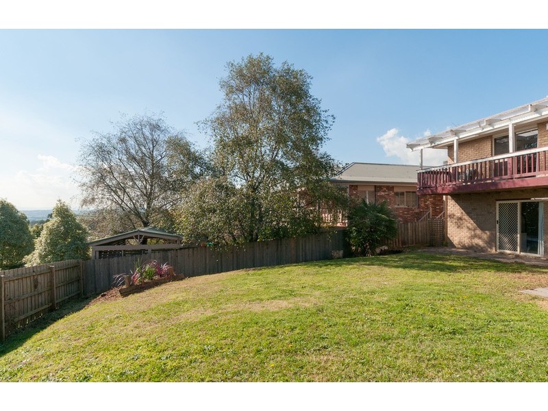 52 Kirkford Drive, Mooroolbark VIC 3138