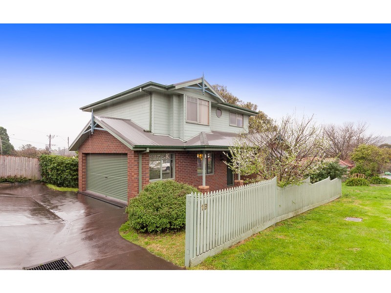 1b John  Street, Lilydale VIC 3140