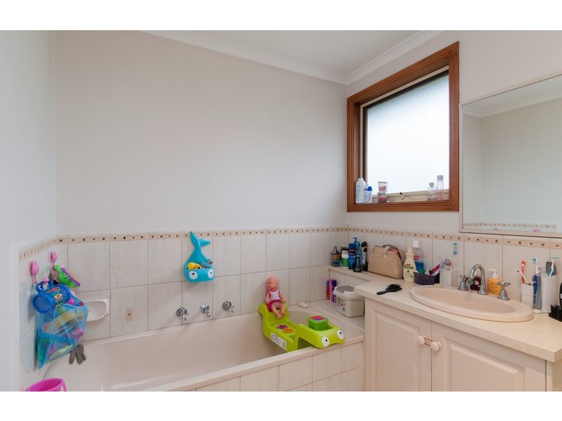 1b John  Street, Lilydale VIC 3140