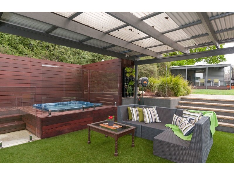 11 Hansen Road, Kilsyth VIC 3137