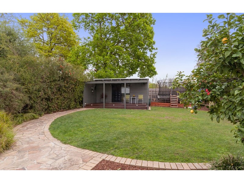11 Hansen Road, Kilsyth VIC 3137