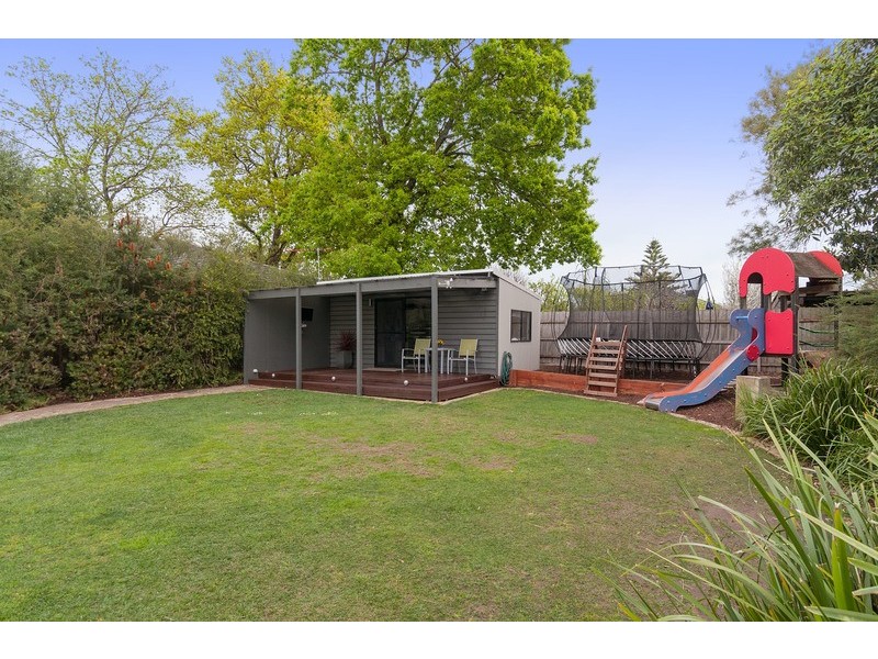 11 Hansen Road, Kilsyth VIC 3137
