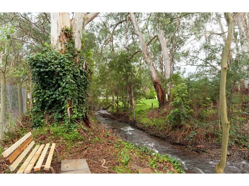 90 Wallace Parade, Healesville VIC 3777
