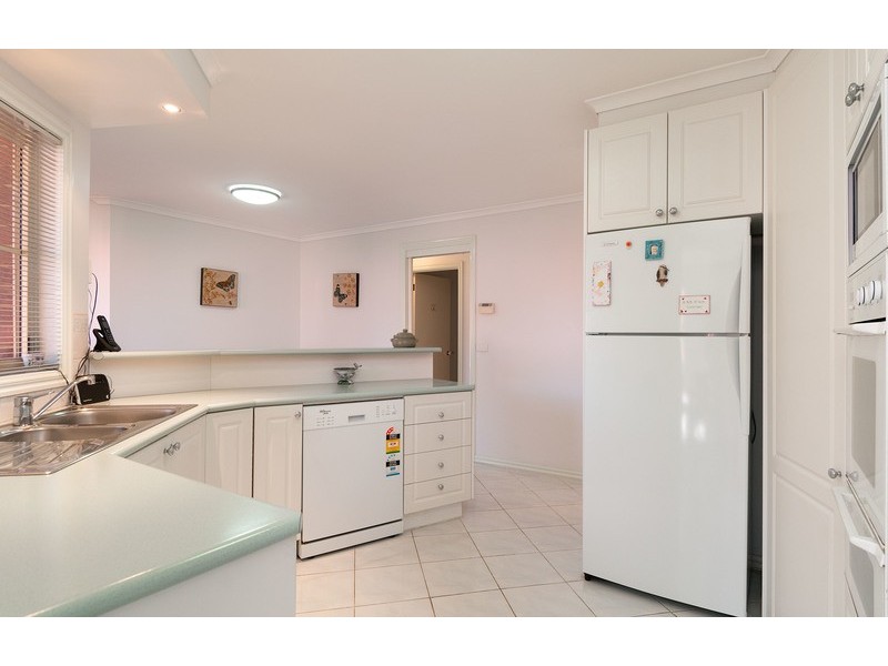 27 Blue Ridge Drive, Mooroolbark VIC 3138